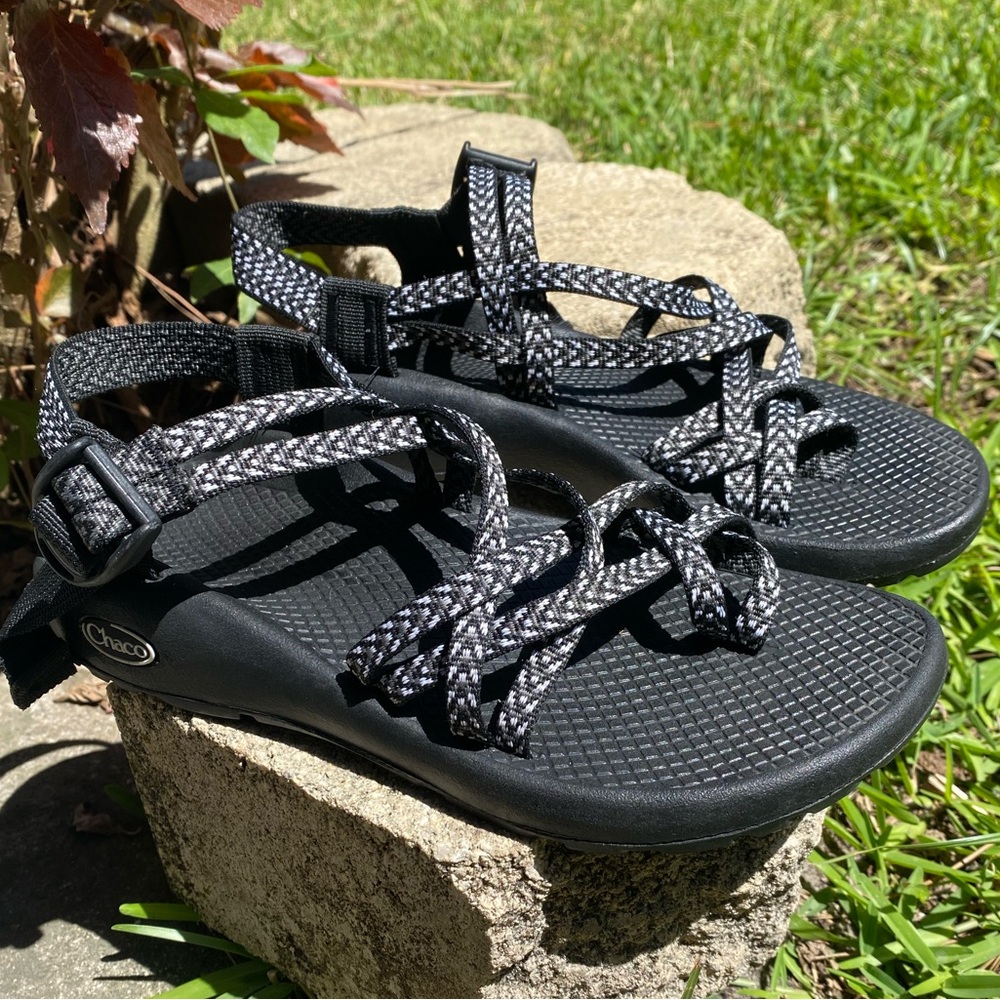 Chaco ZX2 Classic Sandals Black White Toe Loop Water Shoes Women’s 7